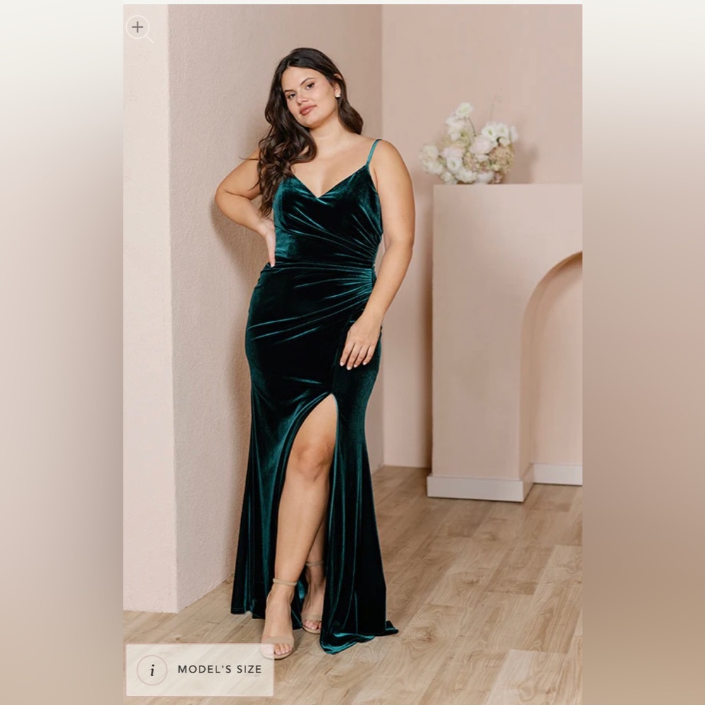 Rory Velvet Bridesmaid Dress - Classic Emerald